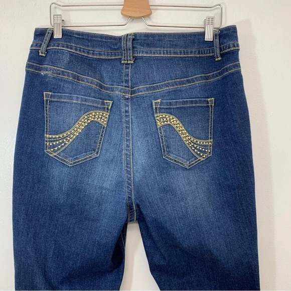 Lane Bryant Jeans Woman 16 Genuis Fit Slim Boot  Beaded Pockets Casual‎ Western - Picture 5 of 12